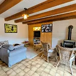 De Montagne Renove Avec Poele A Bois - - Fr-1-589-237