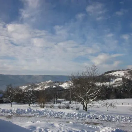 De Montagne Renove Avec Poele A Bois - - Fr-1-589-237 *