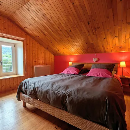 De Montagne Renove Avec Poele A Bois - - Fr-1-589-237 *