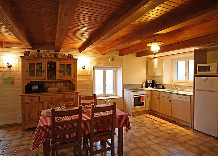 De Montagne Renove Avec Poele A Bois - - Fr-1-589-237 *